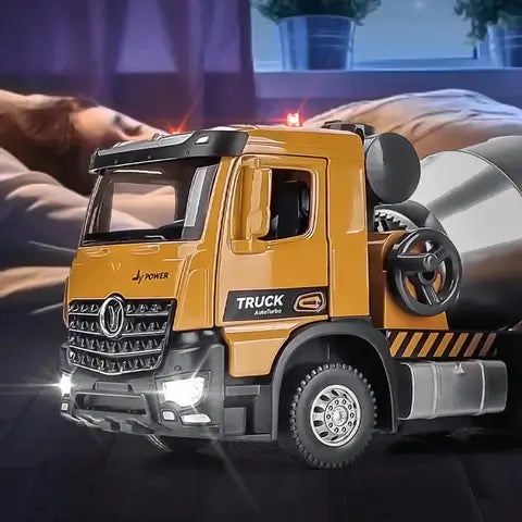 1:50-mittakaavainen automalli valo- ja äänitehosteilla – interaktiivinen lelu lapsille