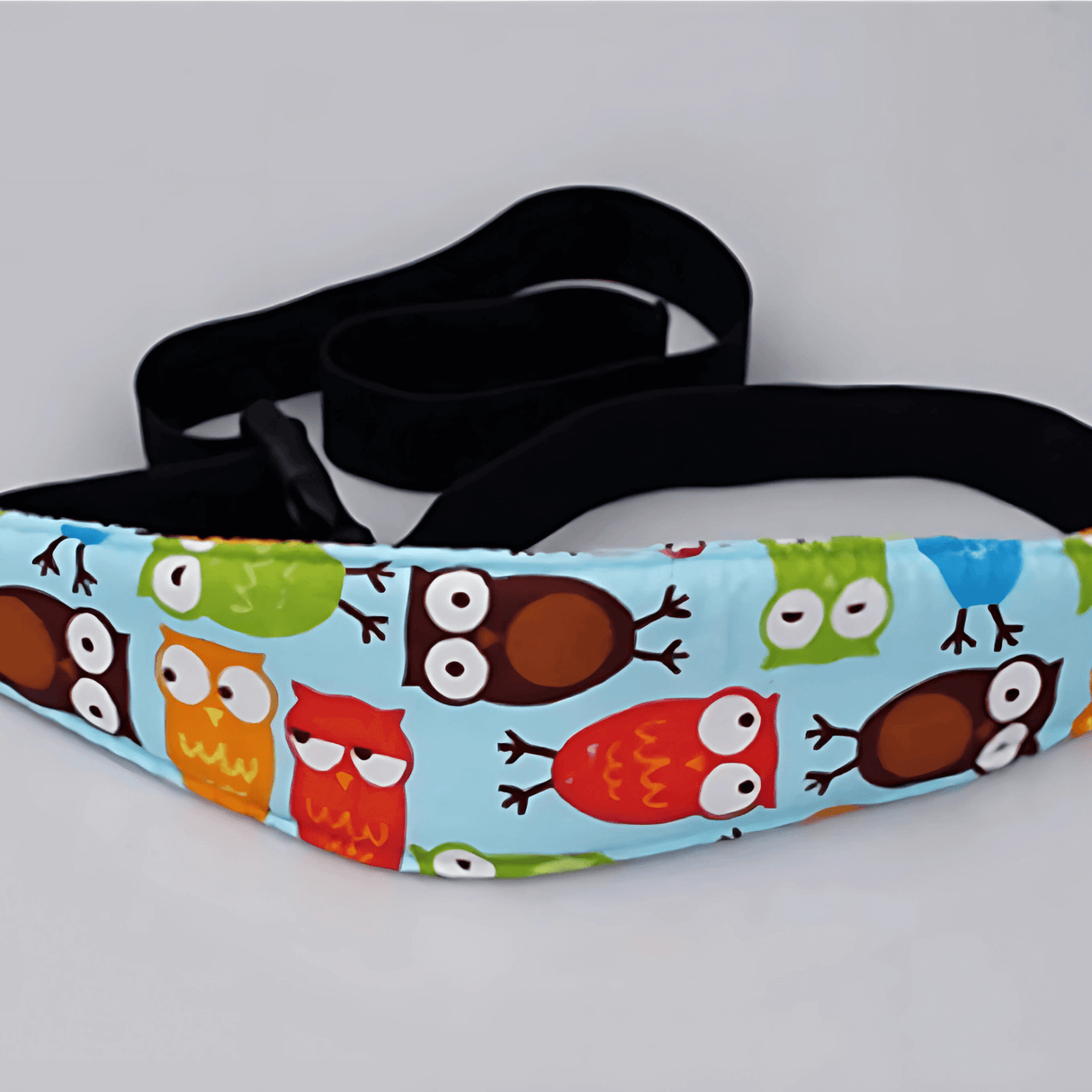 SafeNap – Lasten turvaistuin ja nukkumistuki pääkiinnitysnauhalla matkustamista ja lepoa varten