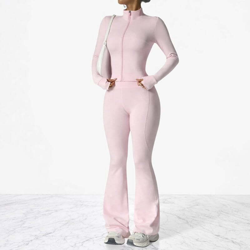 AeroFlare – Nopeasti kuivuva naisten treenisetti, jossa on kapea takki ja levenevät trikoot joogaan, treenaamiseen ja jokapäiväiseen käyttöön