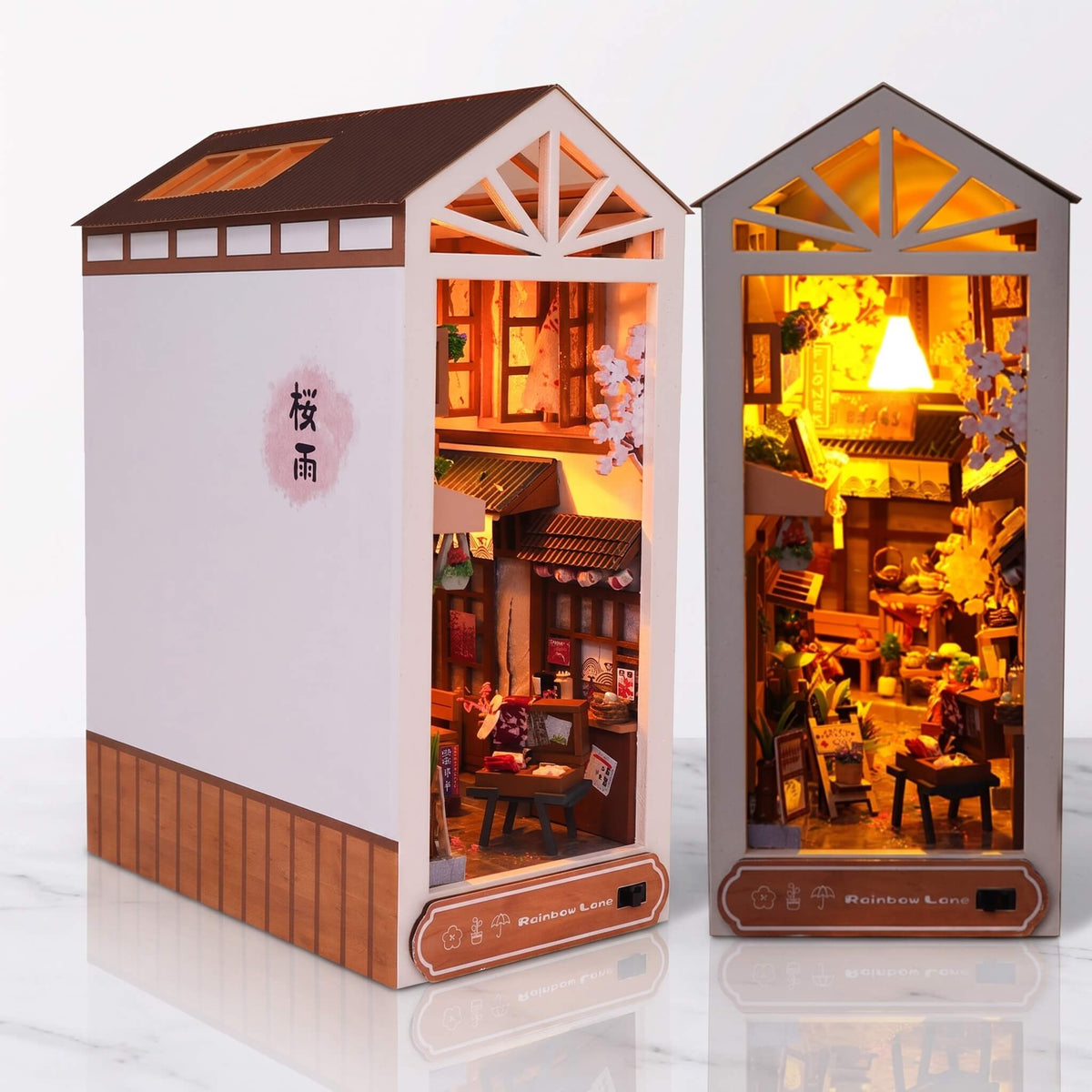 NookCraft – DIY Book Nook Byggsats i Trä – Miniatyr Bokhylla Insats med Dockskåp och LED-belysning