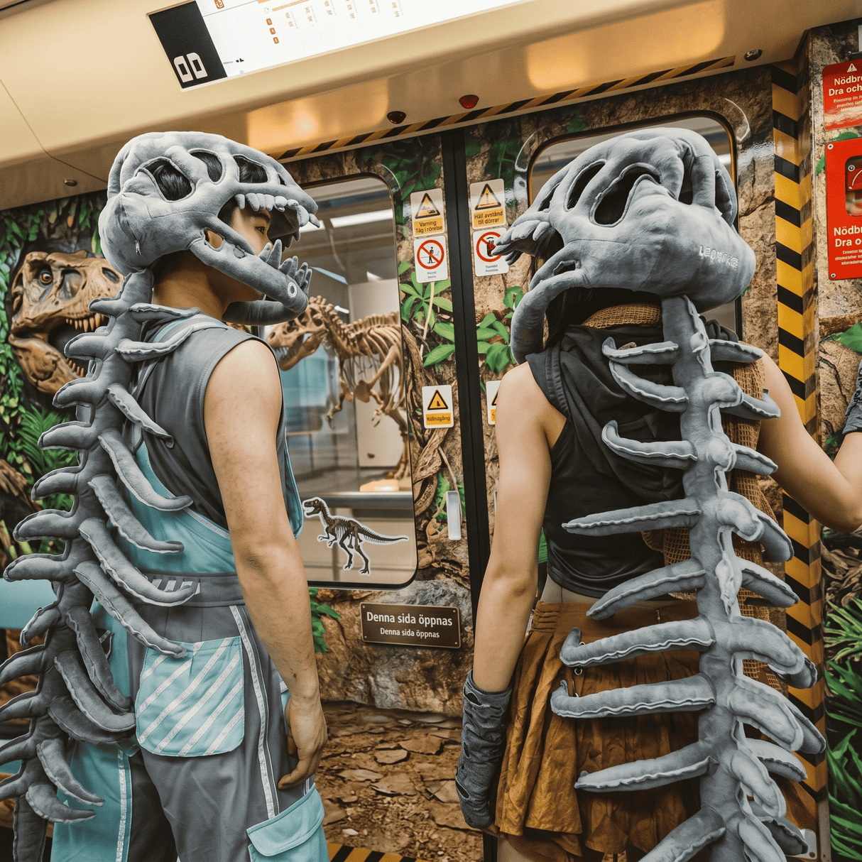 RexBone – Pehmeä pehmoleluinen dinosaurusluurankohattu lapsille ja aikuisille – Hauska ja konepestävä cosplay-asuste halloweenia, syntymäpäiviä ja teemajuhlia varten
