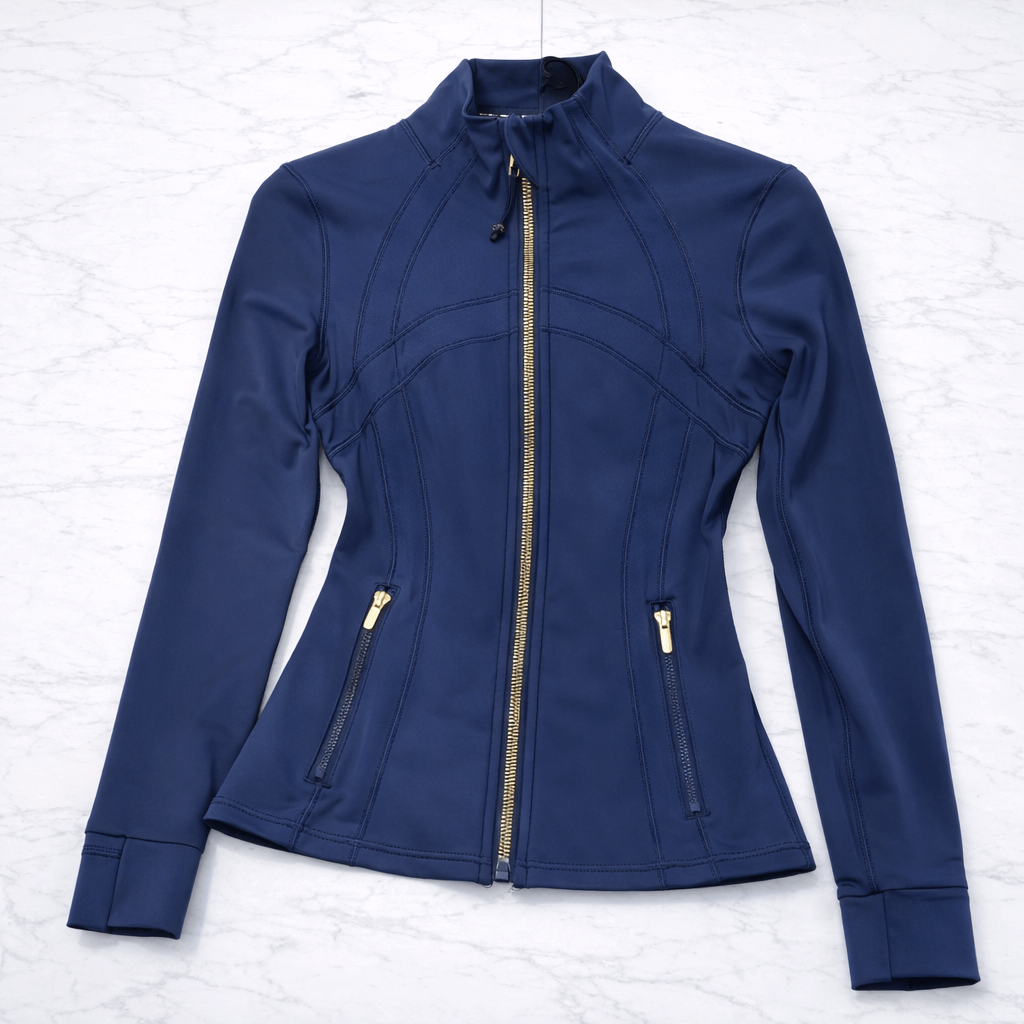 SilkMotion – Slim-fit-mallinen jooga- ja treenitakki vetoketjulla, nopeasti kuivuvalla materiaalilla ja joustavalla istuvuudella aktiiviseen arkeen