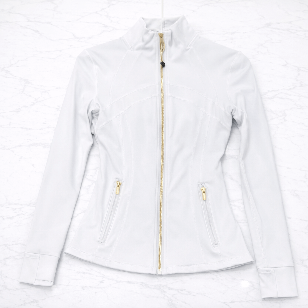 SilkMotion – Slim-fit-mallinen jooga- ja treenitakki vetoketjulla, nopeasti kuivuvalla materiaalilla ja joustavalla istuvuudella aktiiviseen arkeen