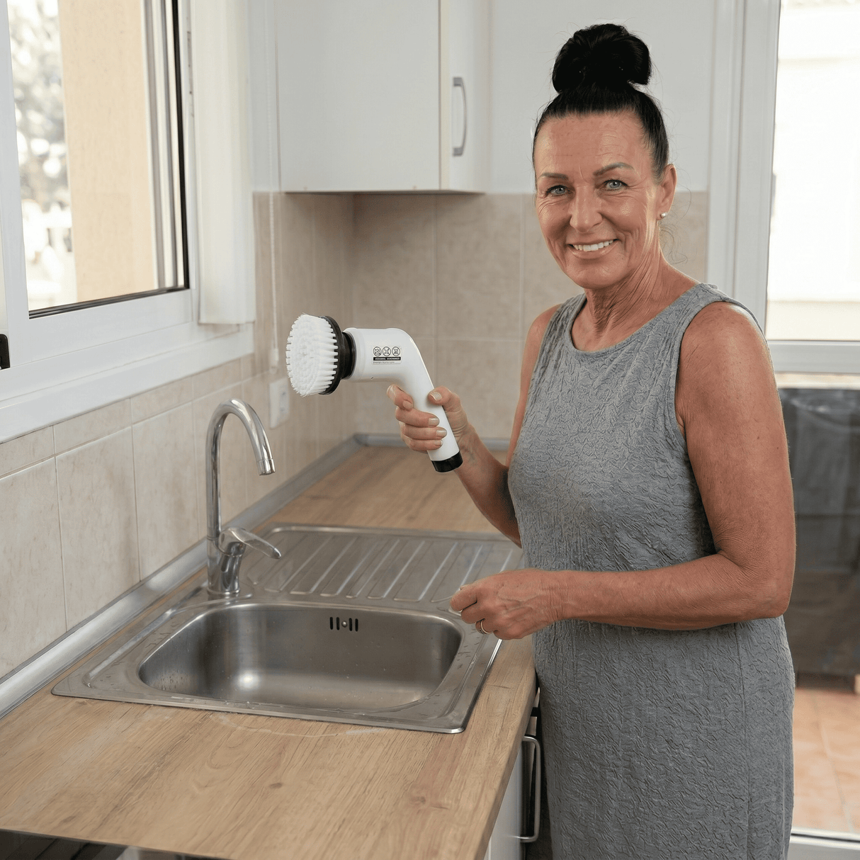 SpinClean - 9-in-1 Sähköinen Puhdistusharja