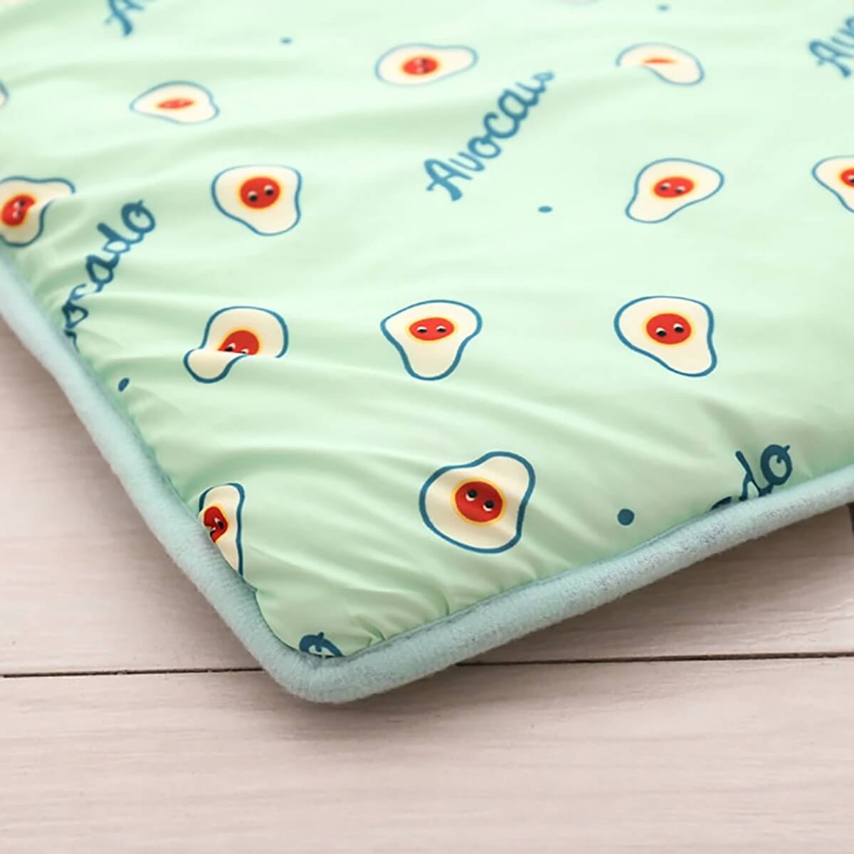 ChillaFur - viilentävä matto koirille ja kissoille | Pehmeä, jääsilkki-tyyny viilentävään kesäuneen.