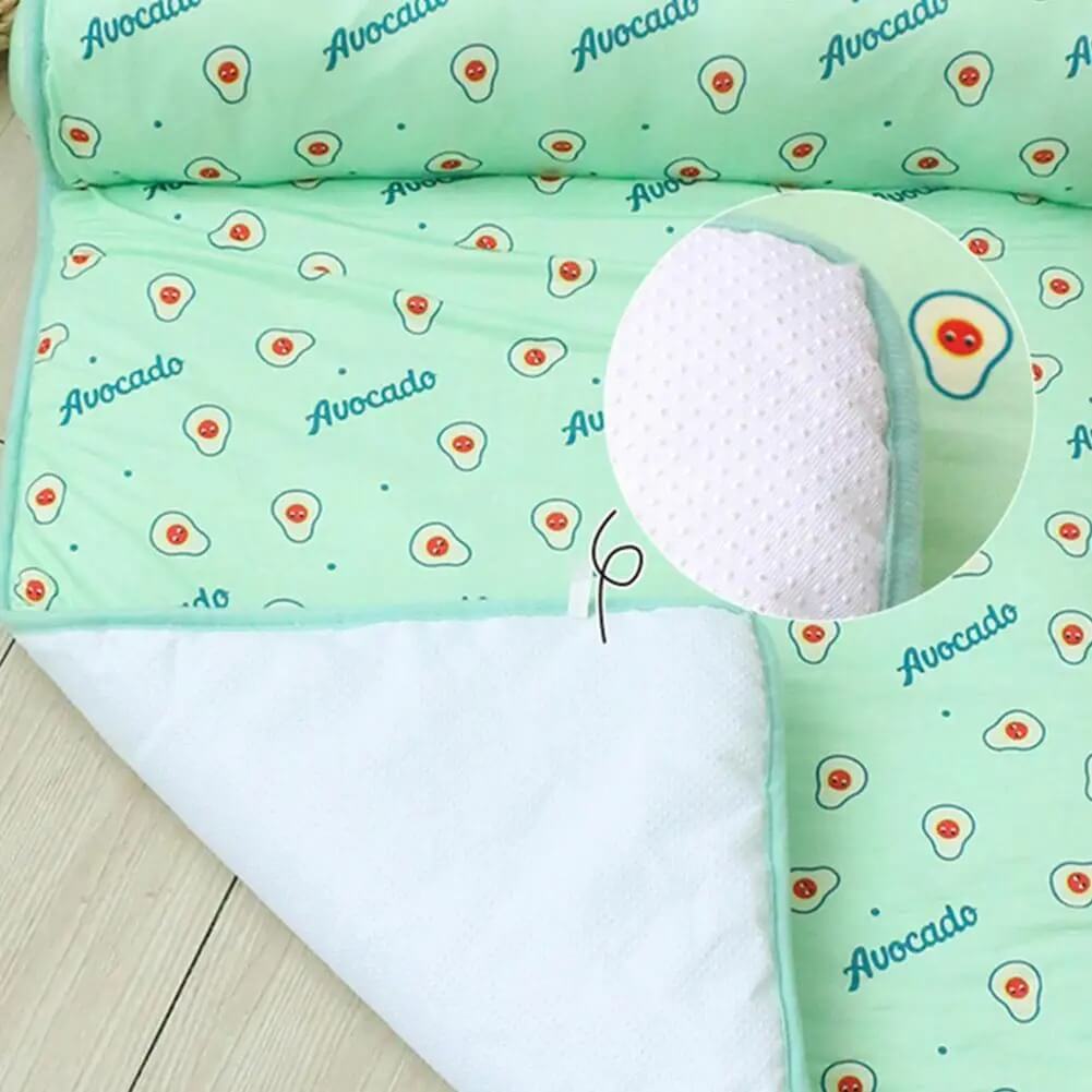 ChillaFur - viilentävä matto koirille ja kissoille | Pehmeä, jääsilkki-tyyny viilentävään kesäuneen.