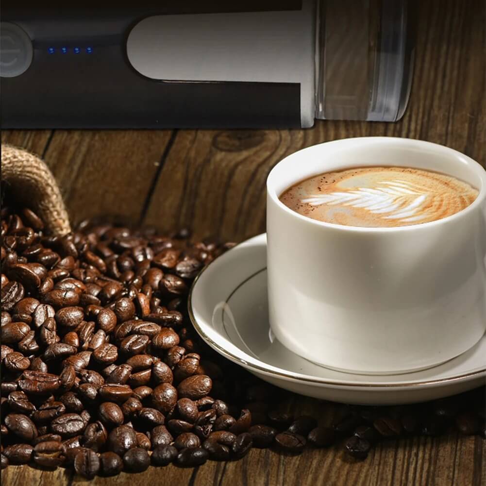 NomadoBrew - Kannettava kahvinkeitin matkoille ja telttailuun | Langaton kapselin ja jauhetun kahvin valmistus