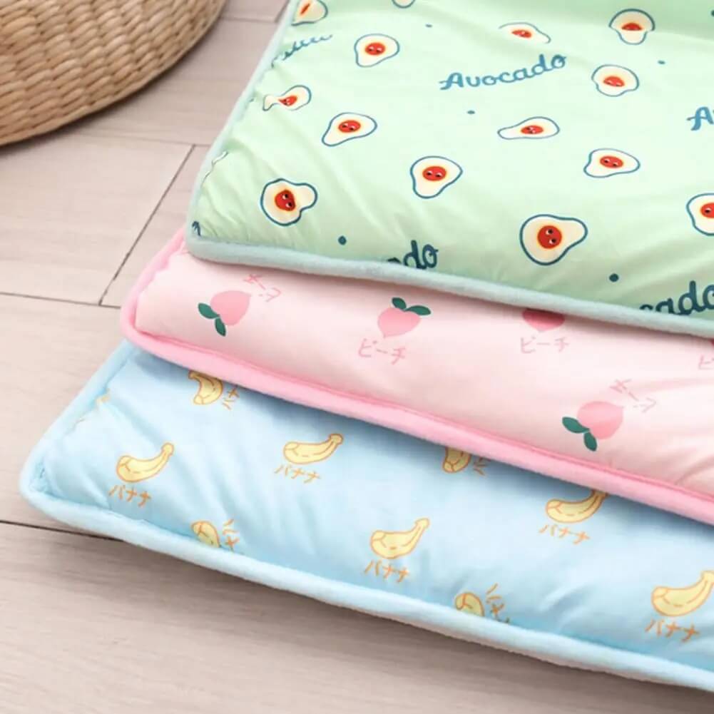 ChillaFur - viilentävä matto koirille ja kissoille | Pehmeä, jääsilkki-tyyny viilentävään kesäuneen.