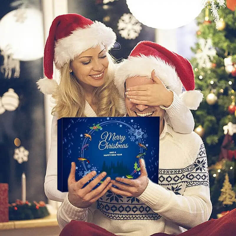 AnglerAdvent - 24 Päivän Joulun Lähtölaskenta Lahjasetti, Jossa on Erilaisia Vieheitä ja Kalastusvälineitä