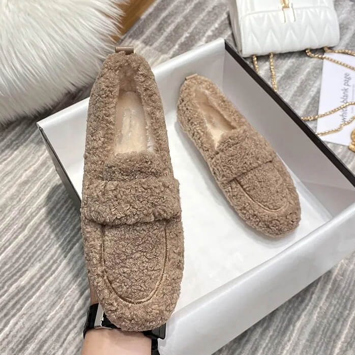 Ylelliset naisten mokkasiinit lampaanvillasta - liukumaton kumipohja ja äärimmäinen mukavuus