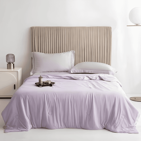 SIXTEN – Kylande Sval Täcke i 100% Polyester med Q-max 0,44 – Twin eller Queen