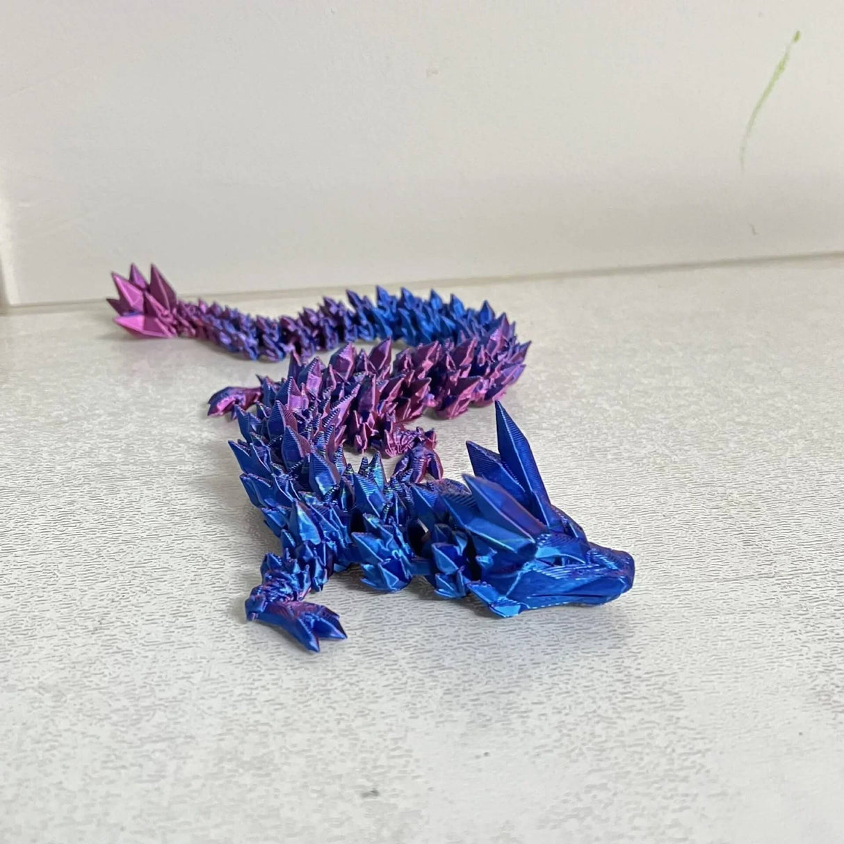 DragonMorph - 3D-tulostettu liikkuva lohikäärmeen malli koristeluun ja fantasiaan