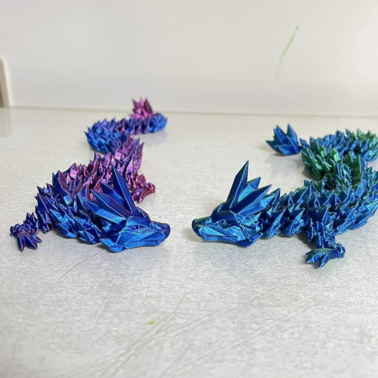 DragonMorph - 3D-tulostettu liikkuva lohikäärmeen malli koristeluun ja fantasiaan