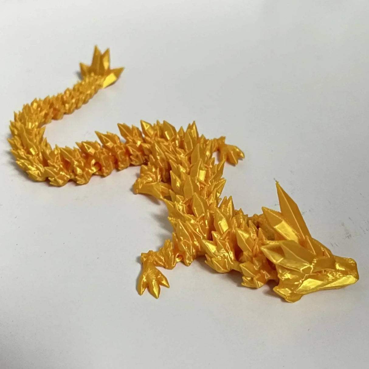 DragonMorph - 3D-tulostettu liikkuva lohikäärmeen malli koristeluun ja fantasiaan