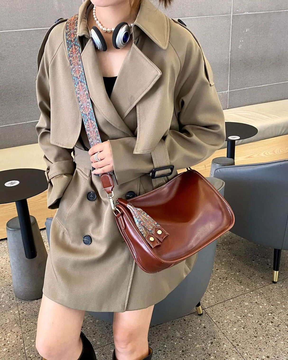 Luxury Leather Bag - Tilava ja tyylikäs käsilaukku aitoa nahkaa.