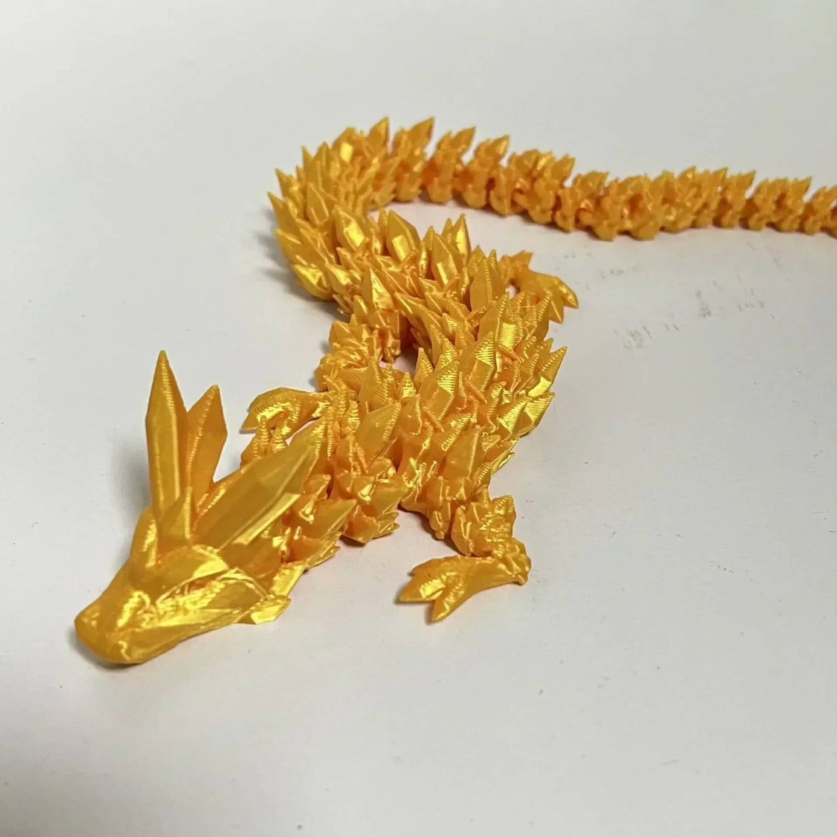 DragonMorph - 3D-tulostettu liikkuva lohikäärmeen malli koristeluun ja fantasiaan
