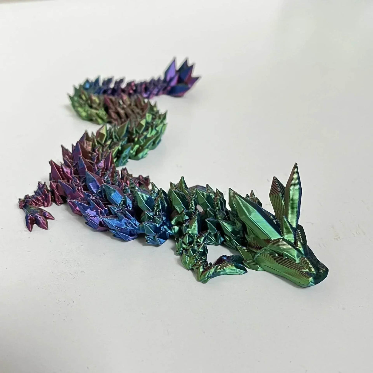 DragonMorph - 3D-tulostettu liikkuva lohikäärmeen malli koristeluun ja fantasiaan