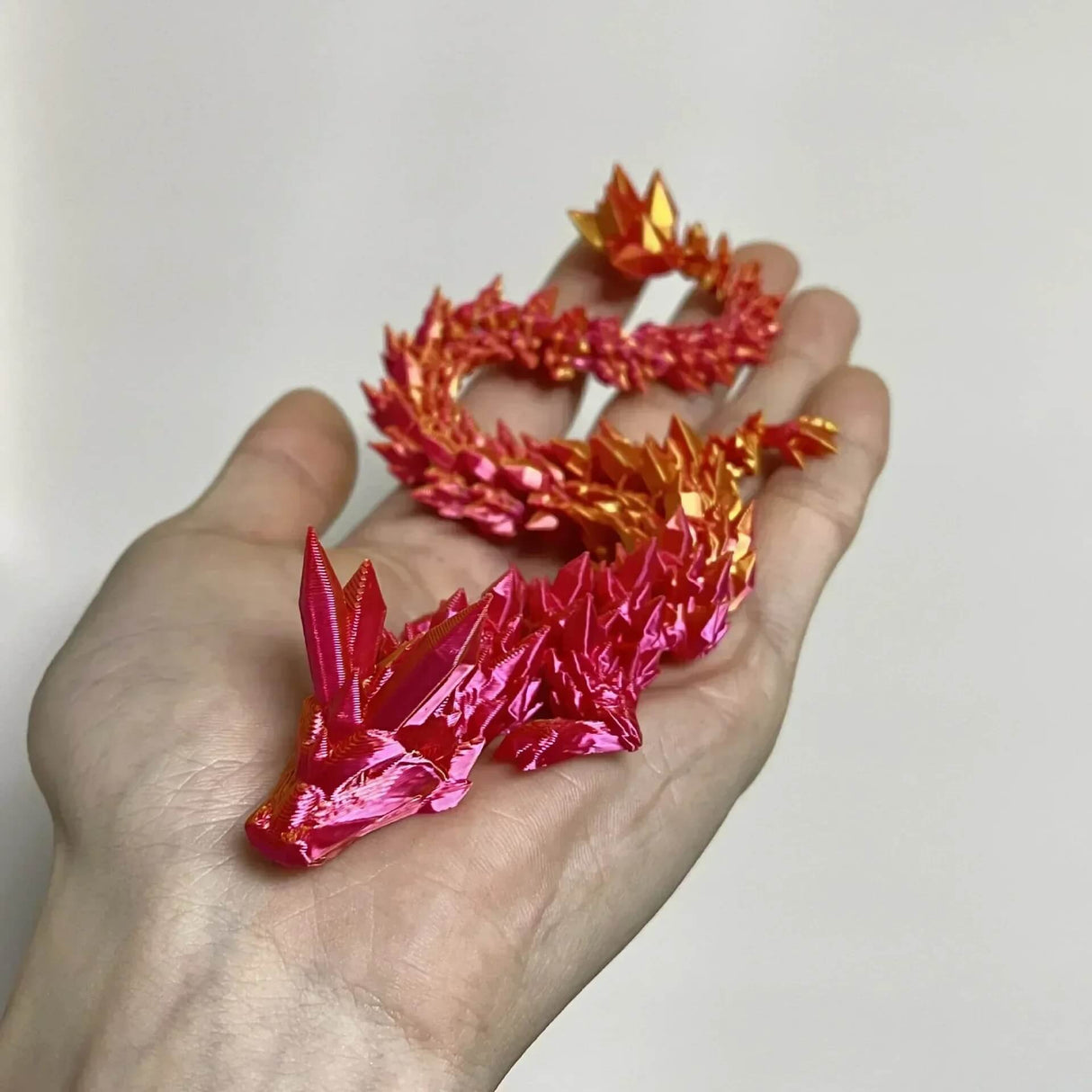 DragonMorph - 3D-tulostettu liikkuva lohikäärmeen malli koristeluun ja fantasiaan
